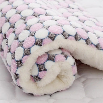 Pet Soft Pet Blanket Winter Dog Cat Bed Mat Foot Print Warm Sleeping Mattress Small Medium Dogs Cats Coral Fleece Pet Supplies