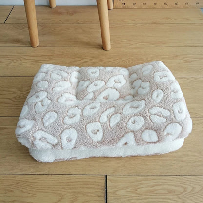 Flannel Pet Mat Dog Bed Cat Bed Thicken Sleeping Mat Dog Blanket Mat For Puppy Kitten Pet Dog Bed for Small Large Dog Pet Rug